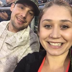 Meet your Posher, Caitlin